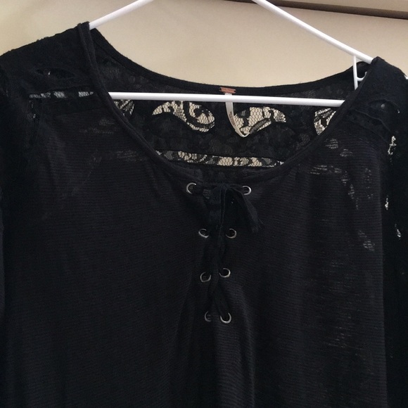 Free People Black Lace Tie Up Top Shirt Blouse L - Picture 2 of 4